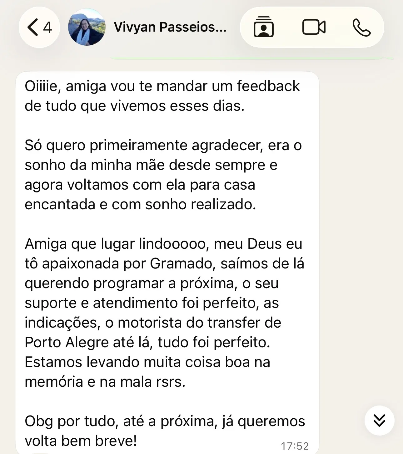 Mensagem de Vivyan agradecendo: sonho da mãe realizado, suporte e transfer perfeitos.